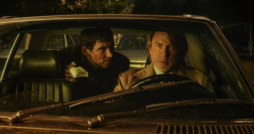 나이브스 아웃 3 8.jpg