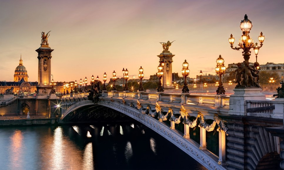 Pont-Alexandre-III-at-night.jpg