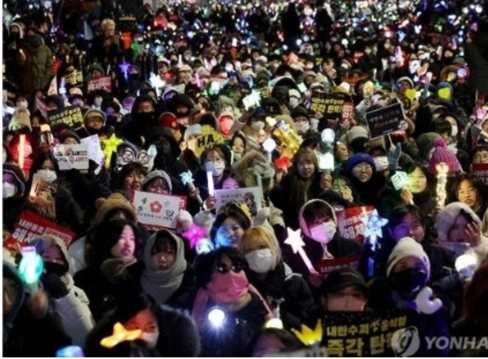 12.3 내란의 밤-응원봉.jpg