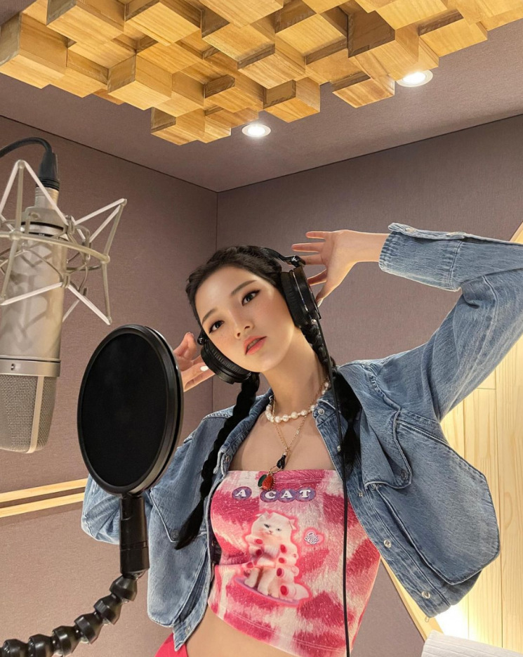 노래 녹음 로지.jpg