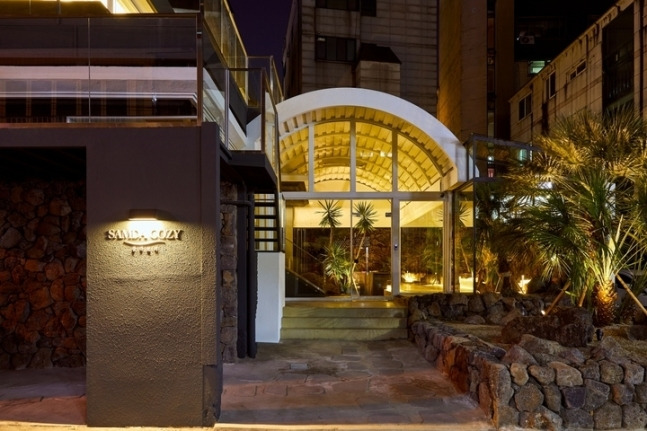 제주 삼다수 스토어.jpg