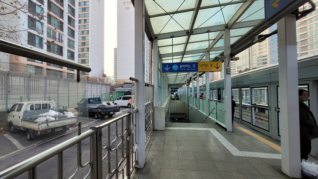 이촌역 사진4-1.jpg