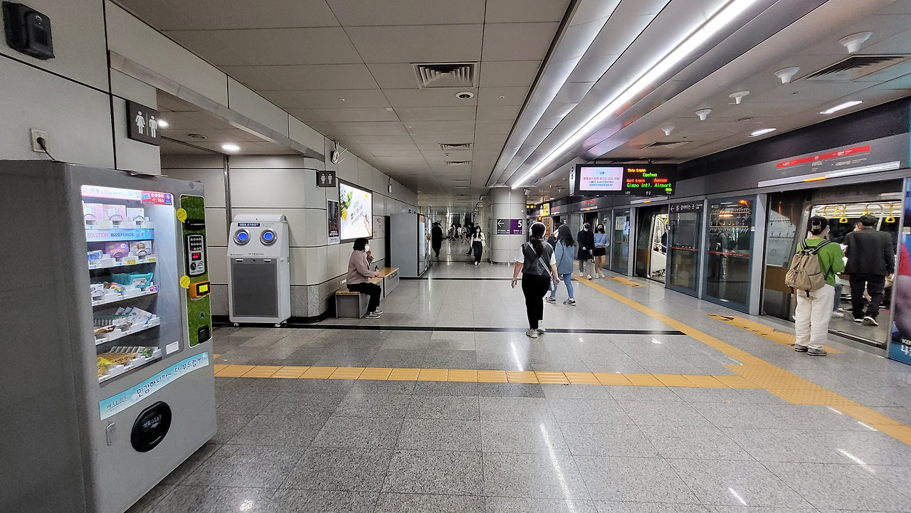 여의도역 사진4.jpg