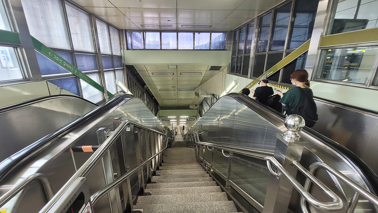 건대입구역 사진1.jpg