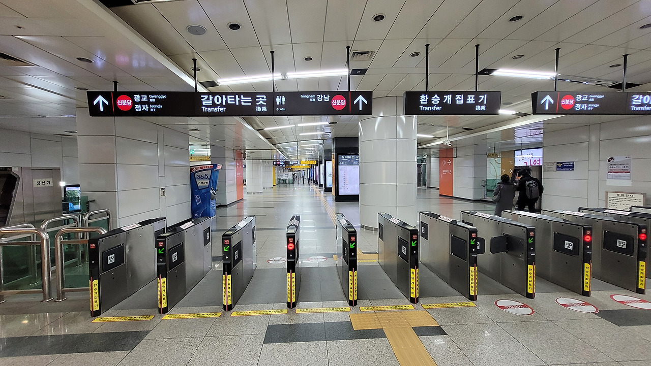 양재역 사진2.jpg