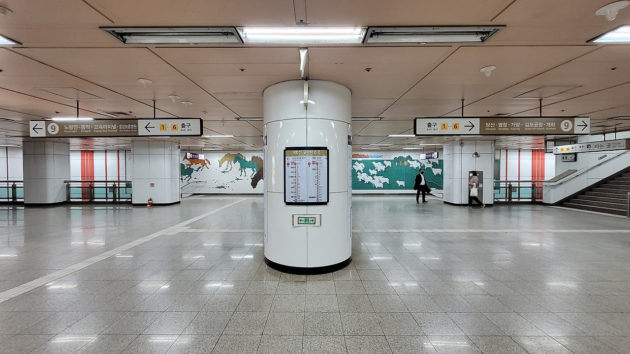 여의도역 사진2-2.jpg