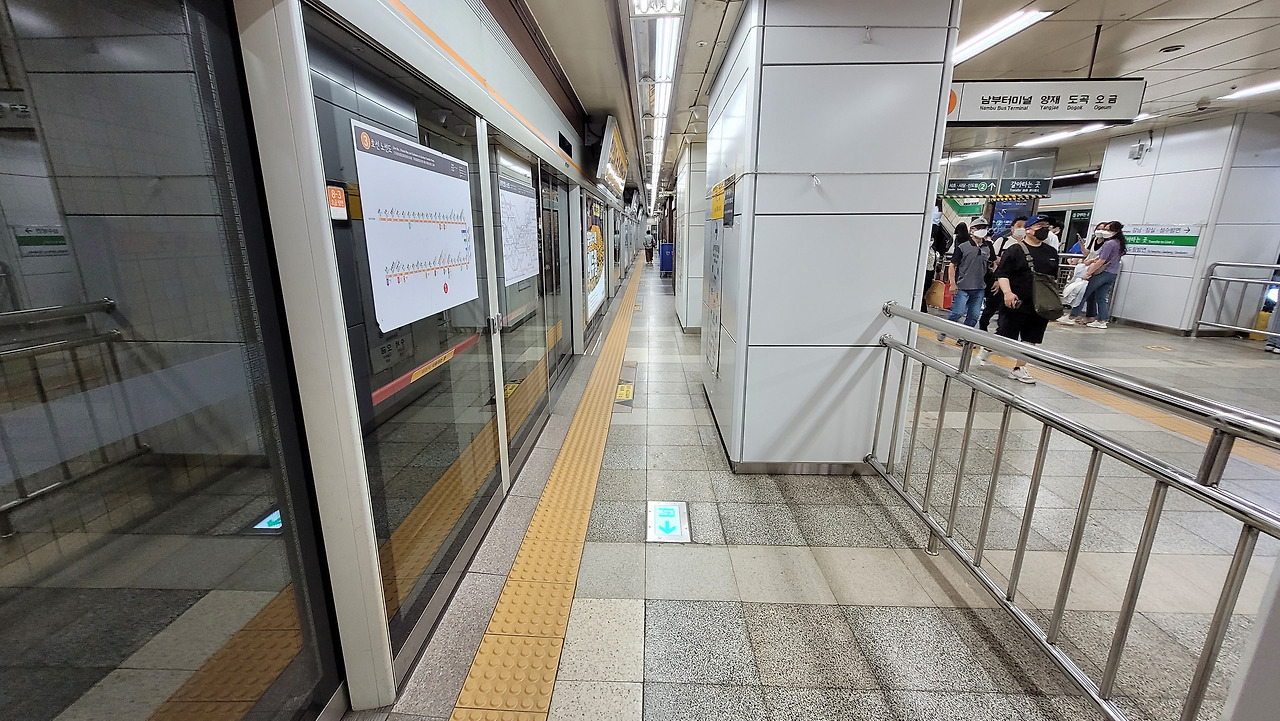 교대역 사진2.jpg