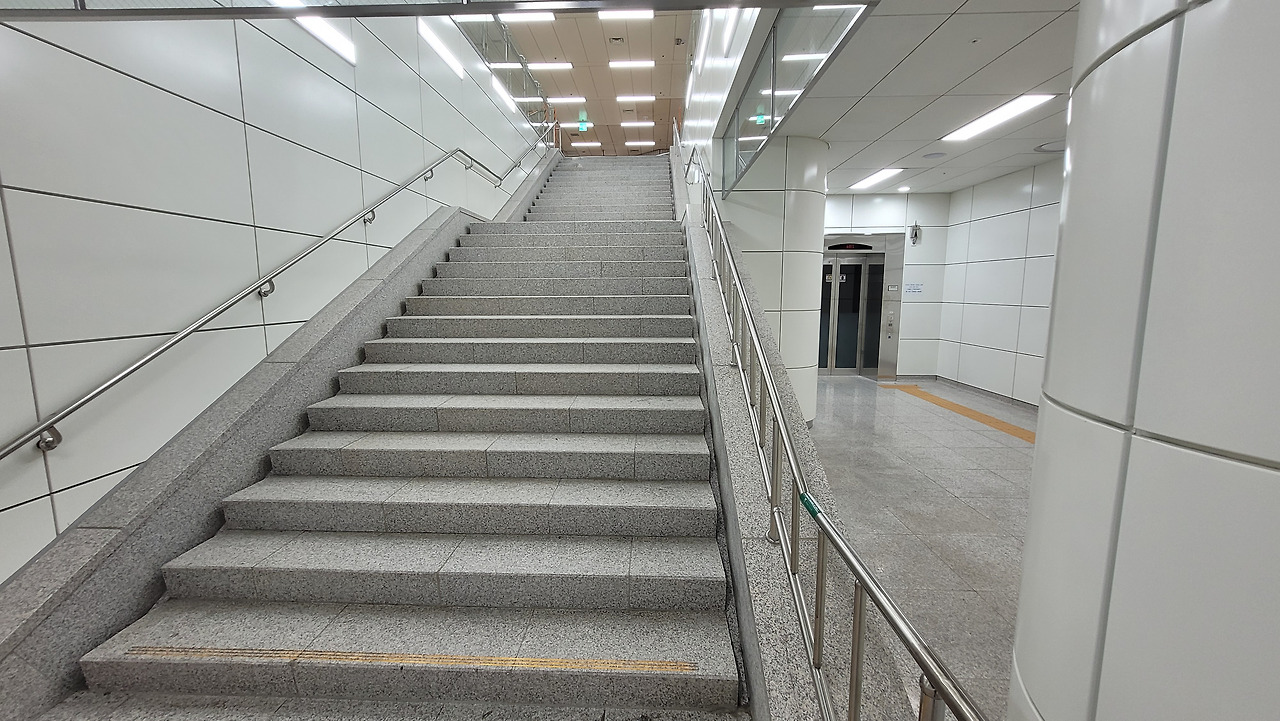 보라매역 사진2.jpg