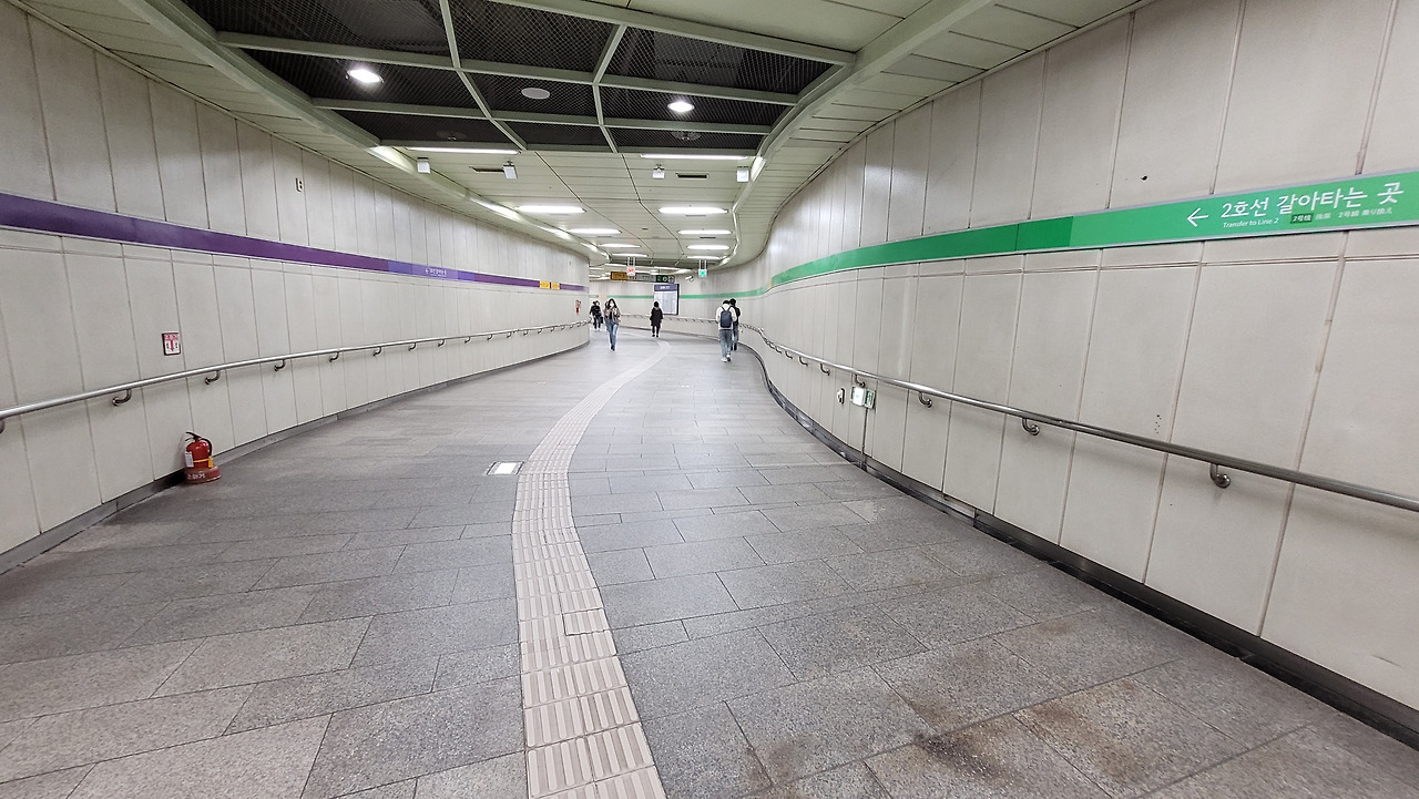 충정로역 사진2.jpg
