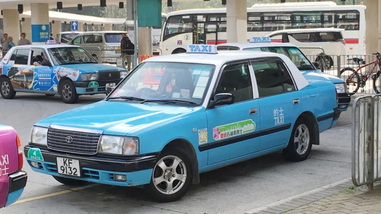 hongkong-lantau-taxi.jpg