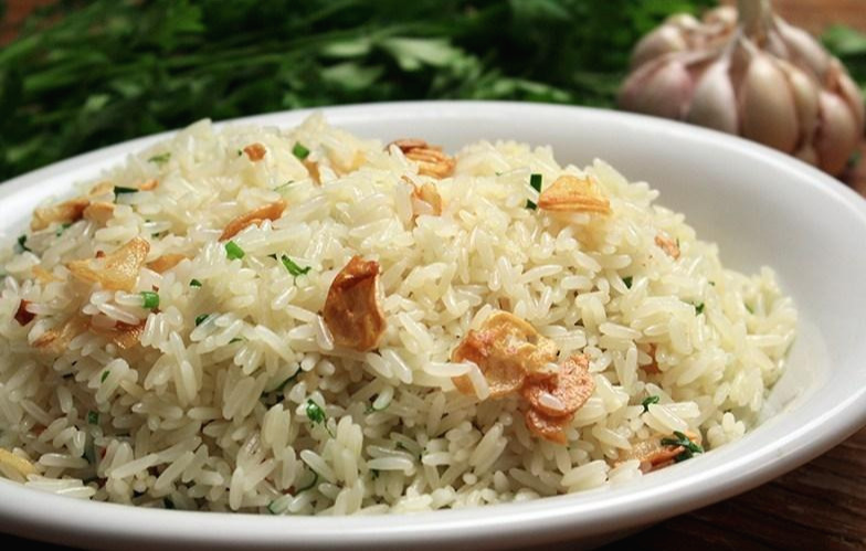 Arroz-ao-Alho-e-Óleo.jpg