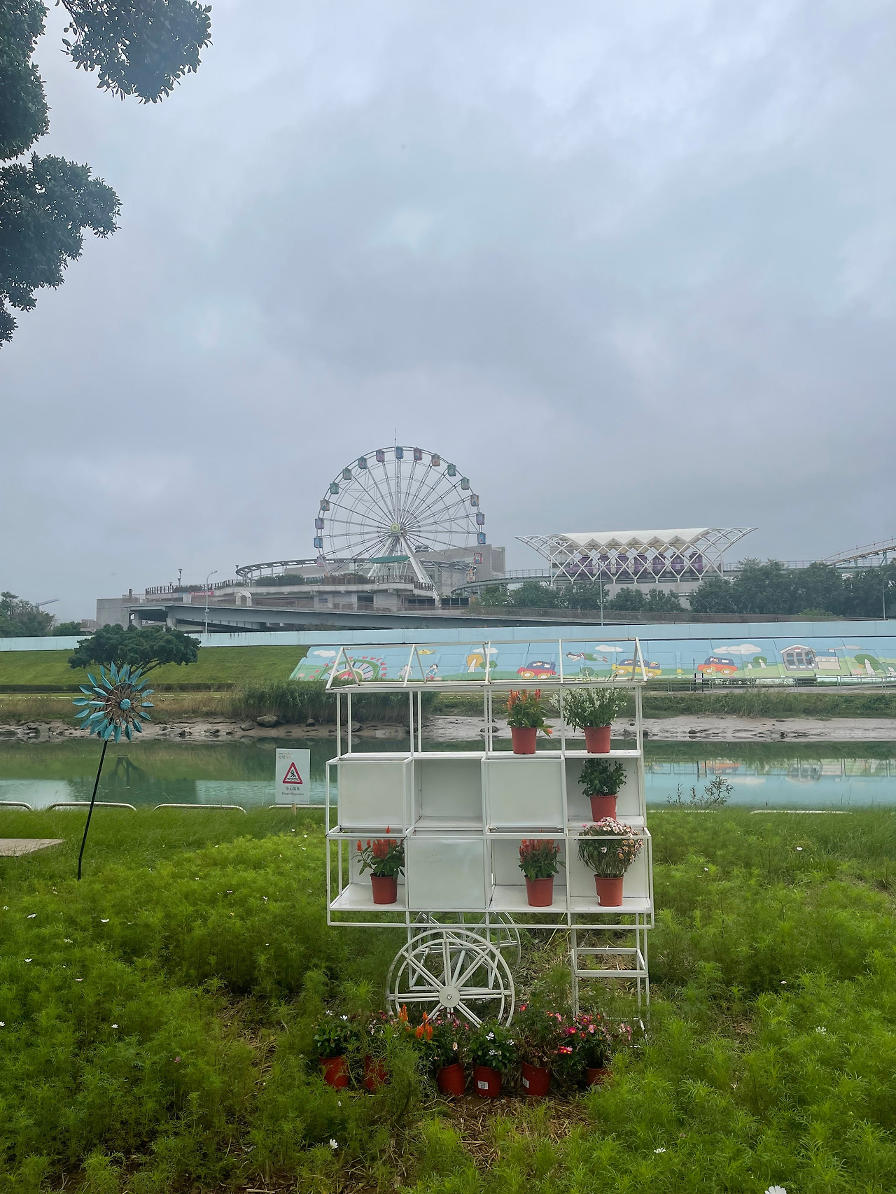 지롱강변 장식3.jpg