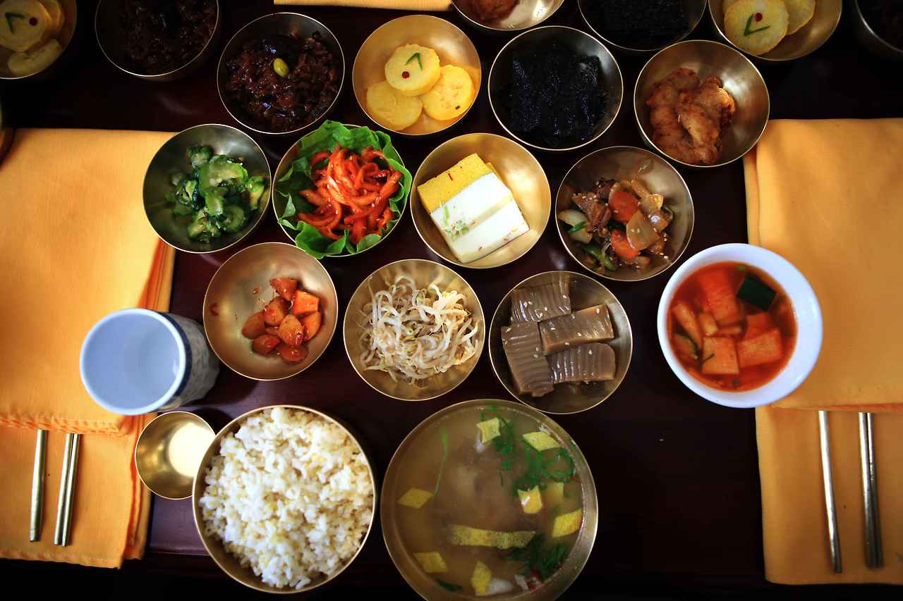 개성 통일관 13첩 반상 (한국관광광사).jpg