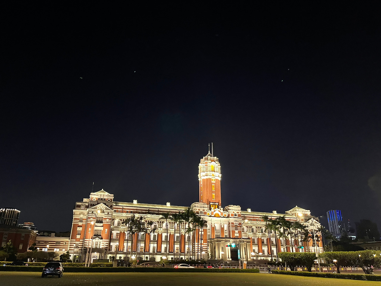 선거 전날 대만 총통부 모습.jpg