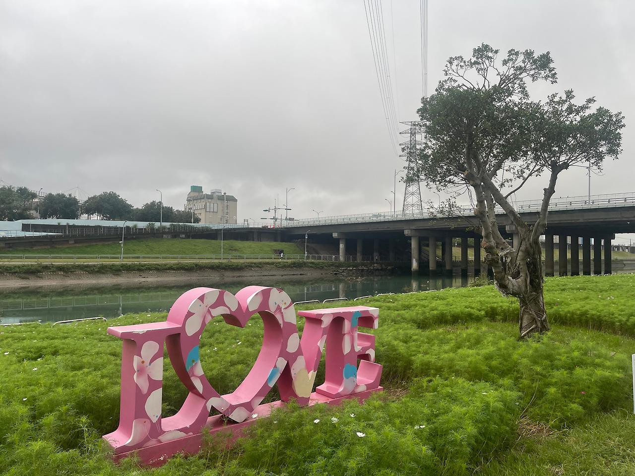 지롱강변 장식2.jpg