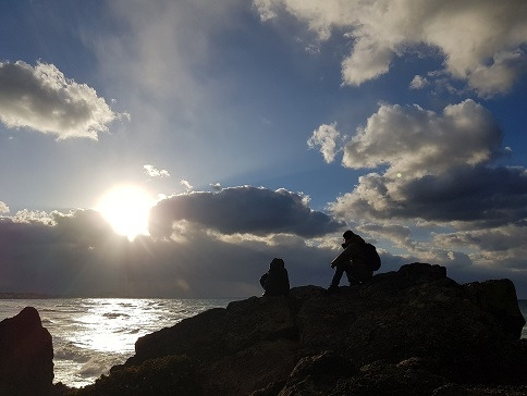 같이 바라보고 앉기.jpg