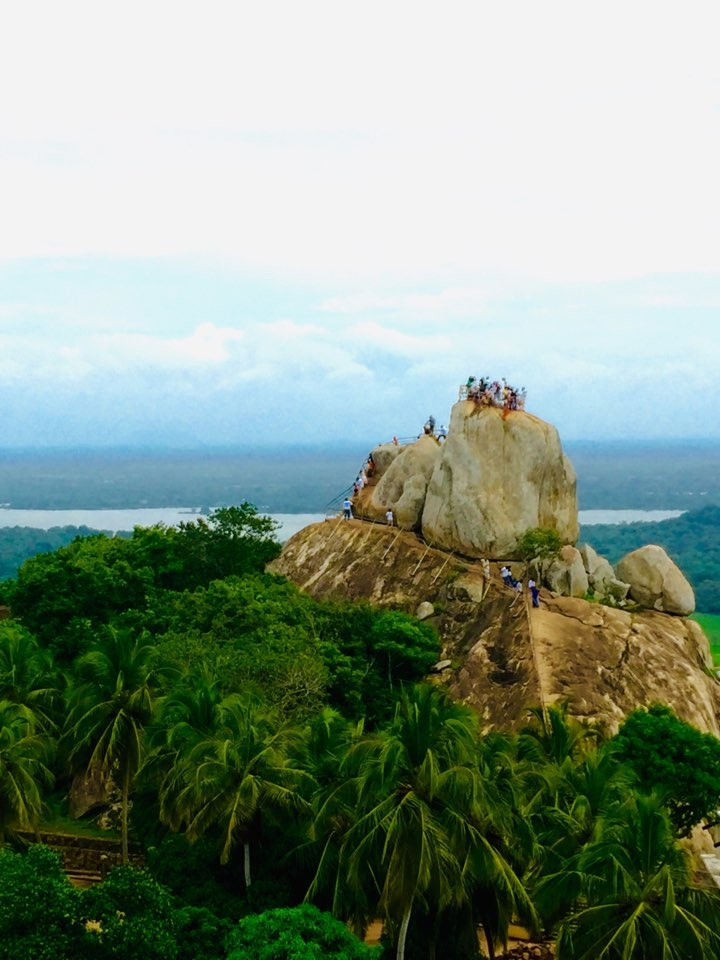 아누라 미힌탈레1.jpg