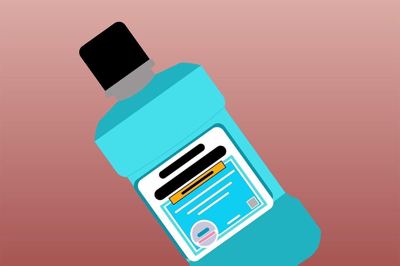 listerine-3584761_1920.jpg