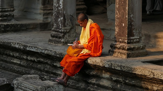 monk-4665182_640.jpg