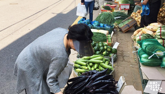 IMG_02_오르막길-중턱에-자리잡은-만리시장.jpg