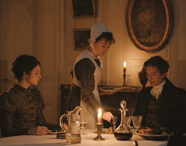 영화 목걸이 04.jpg