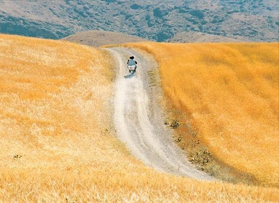 압바스 키아로스타미 영화 바람이 우리를 데려다 주리라5.jpg