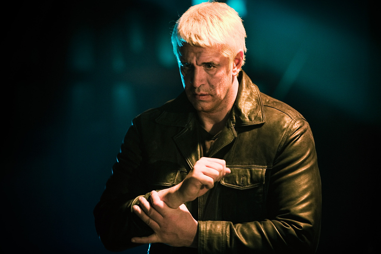 불을 가지고 노는 소녀 15.jpg