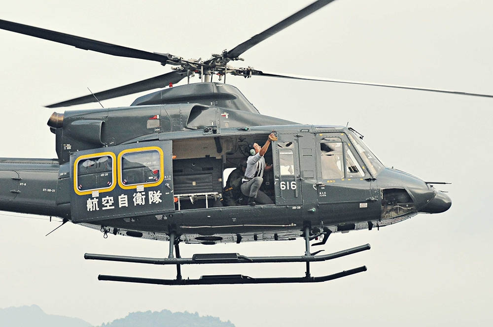 영화 천공의 벌 05.jpg