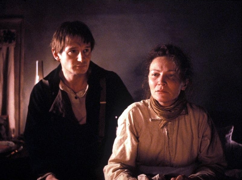 영화 에단 프롬 02.jpg