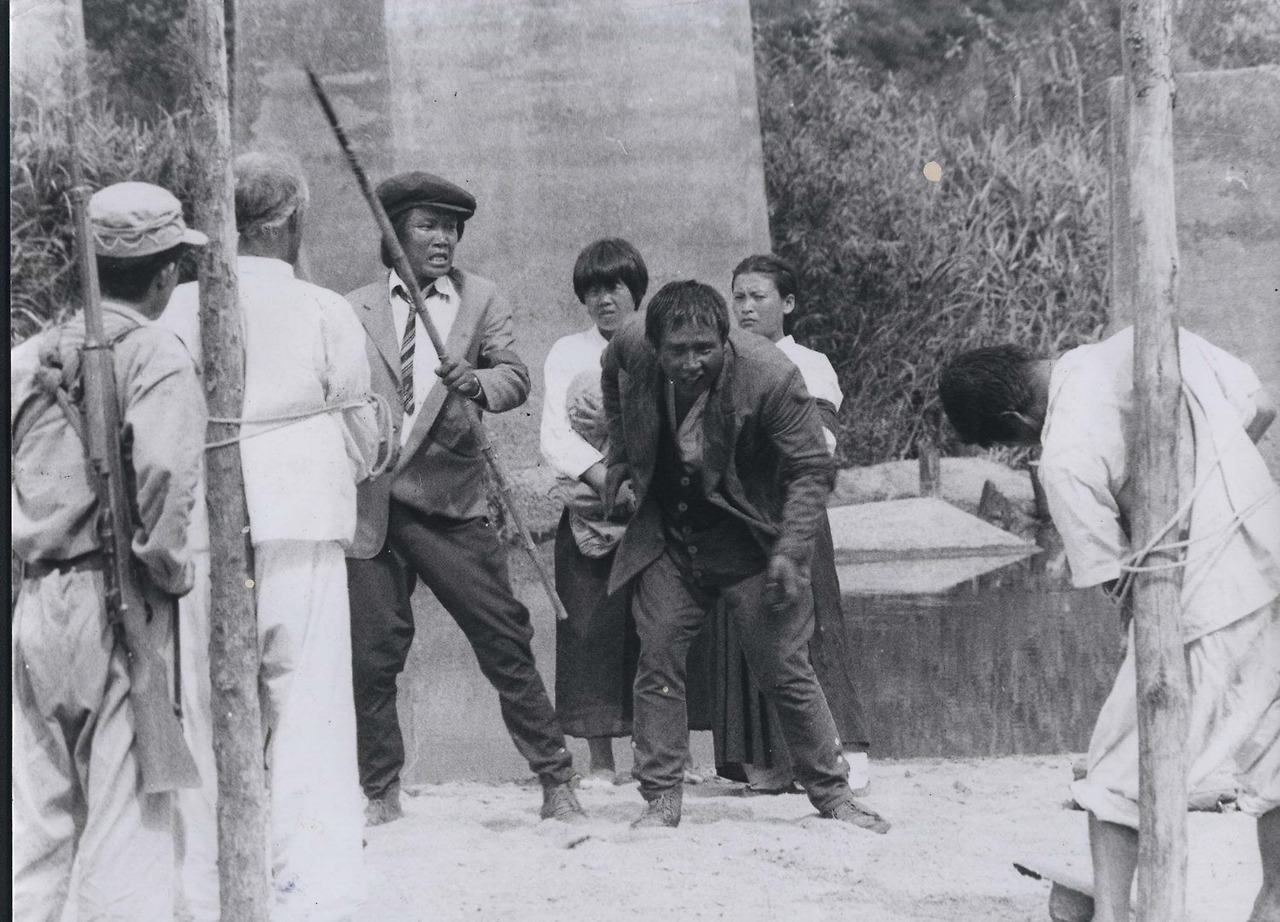 영화 장마 08.jpg