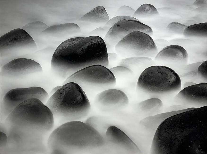 김영재 사진가의 돌멩이.jpg