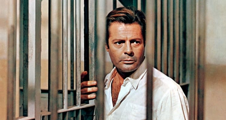 영화 이방인 05.jpg