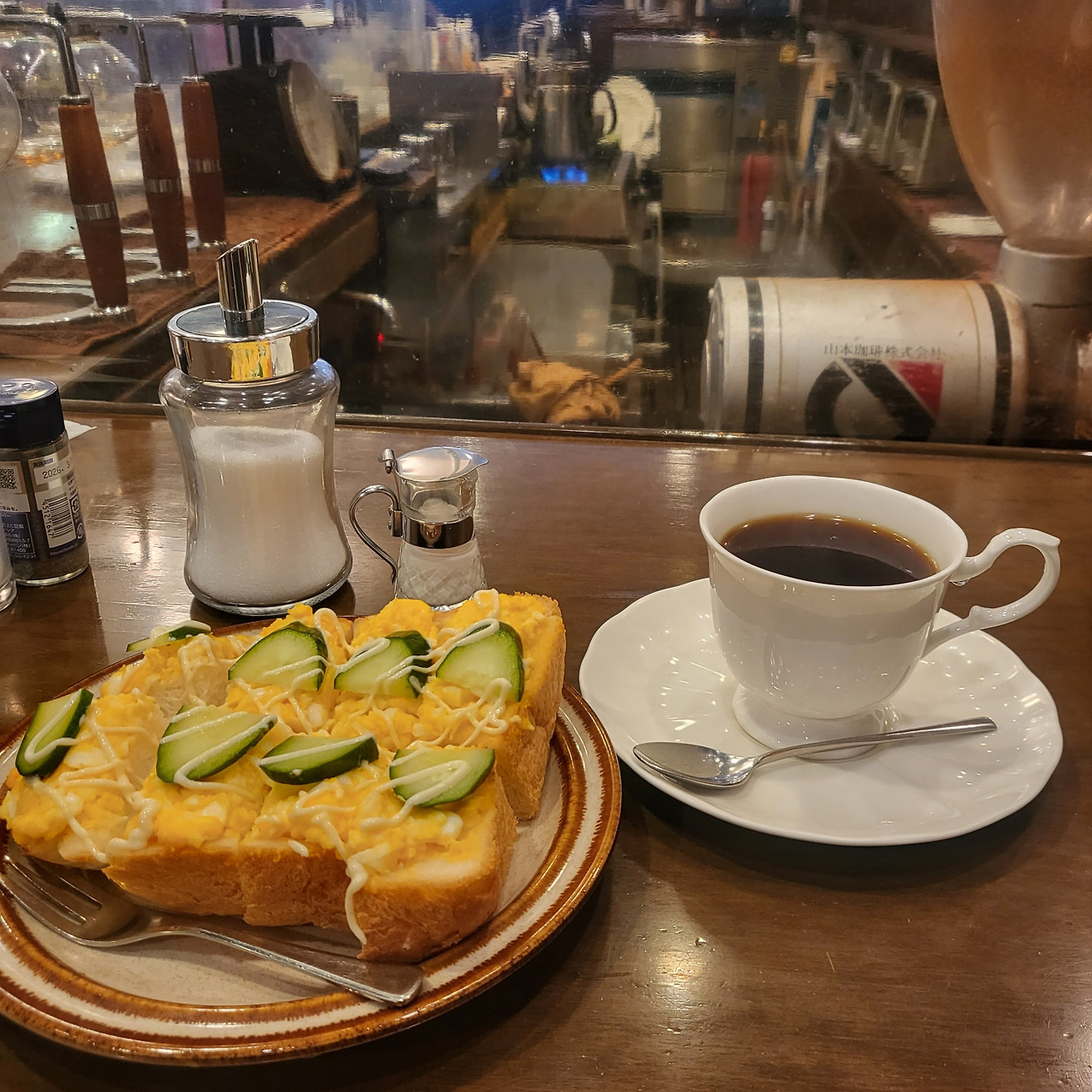 토스트와 커피.jpg