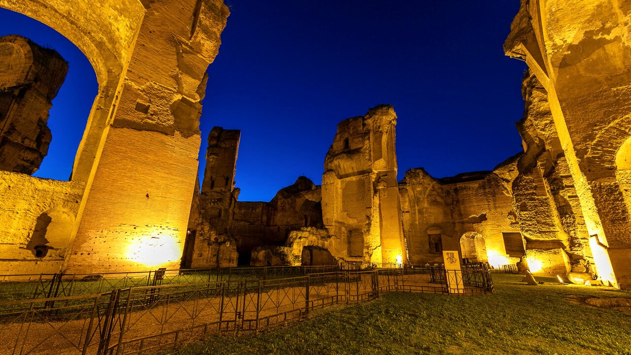 Terme di Caracalla di notte-2.jpg