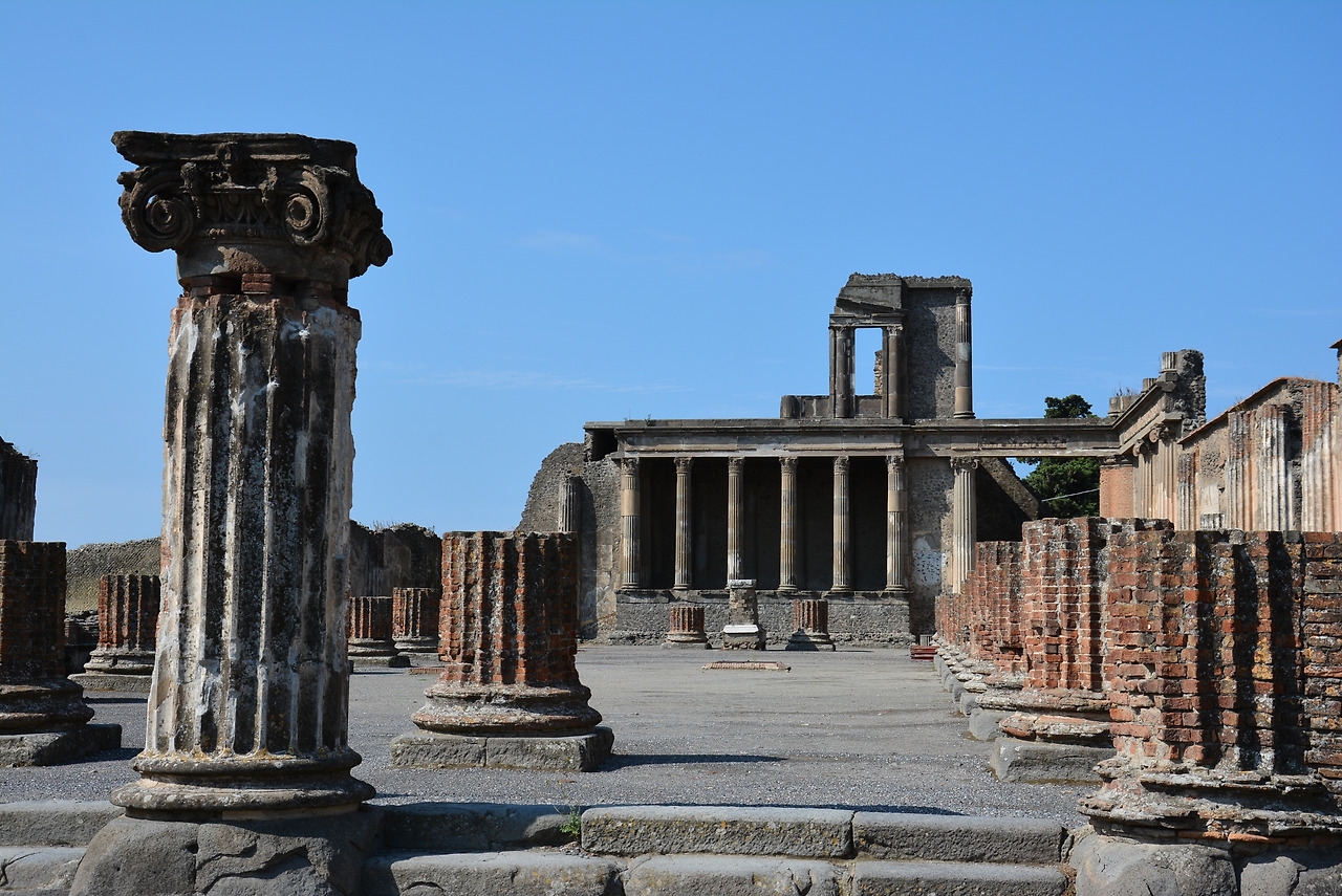 Basilica_(Pompei)_WLM_002.jpg