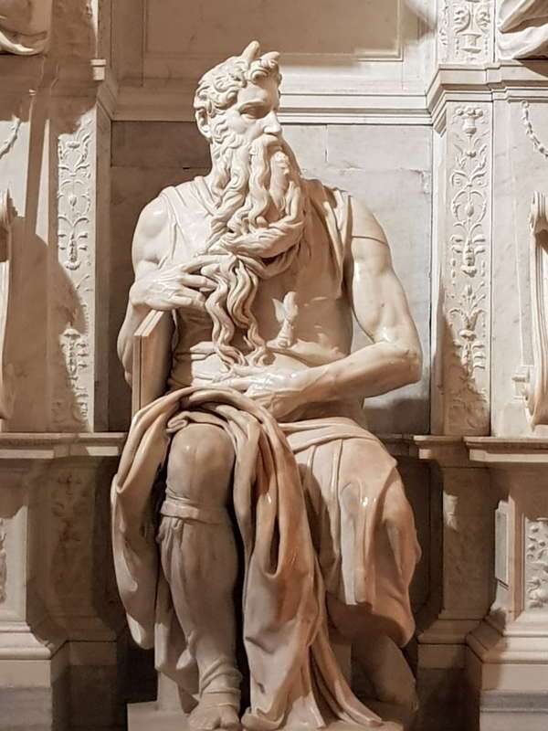michelangelo-buonarroti-mose.jpg