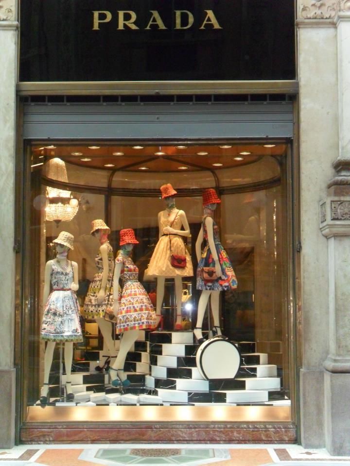 fotos  escaparates  prada  -- milan.jpg