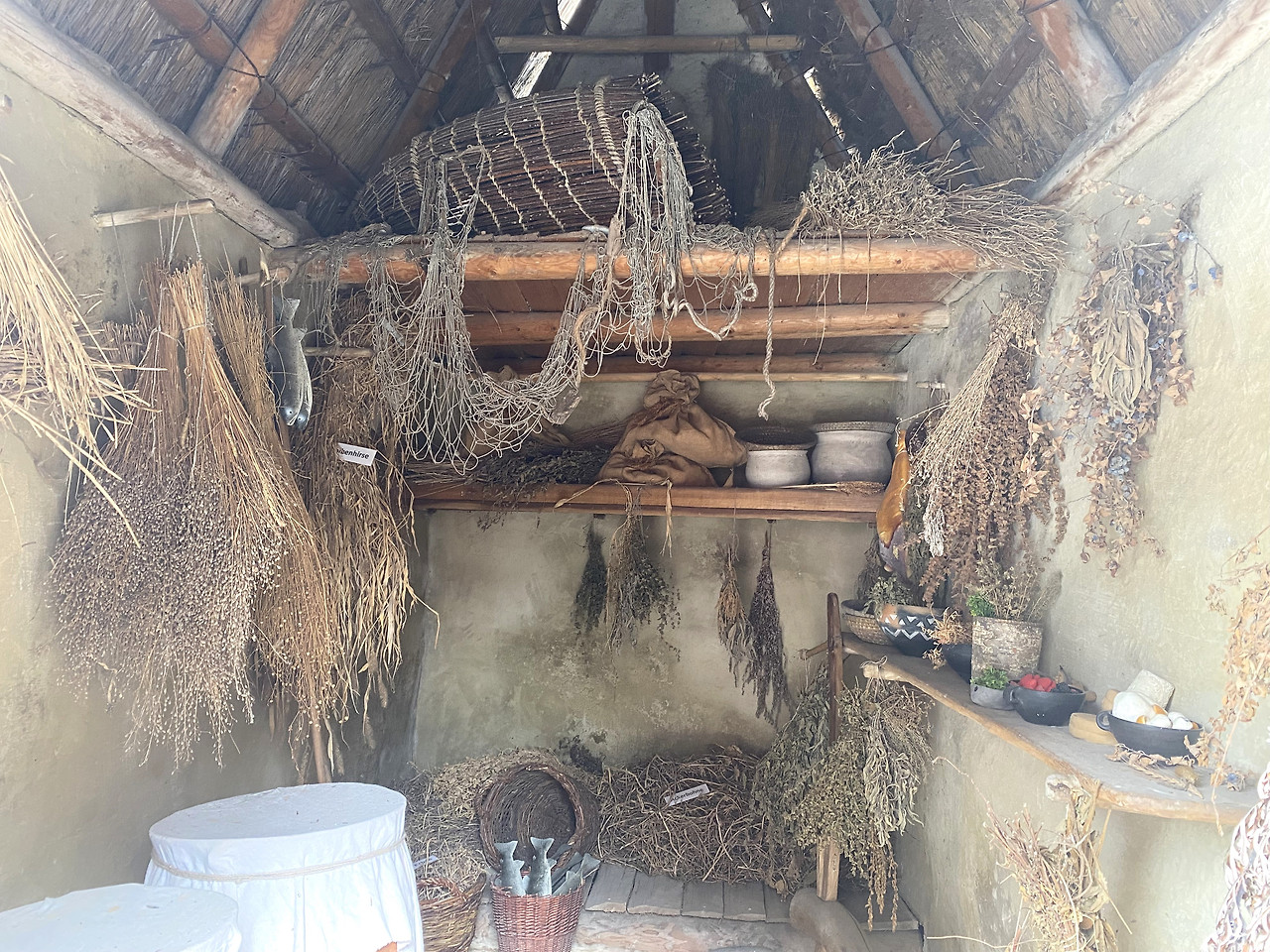 선사시대 고기잡이2.jpg