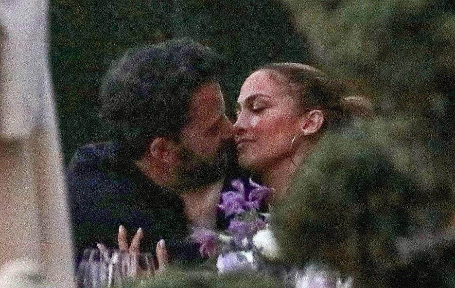 벤 애플렉 제니퍼 로페즈 2021.jpg