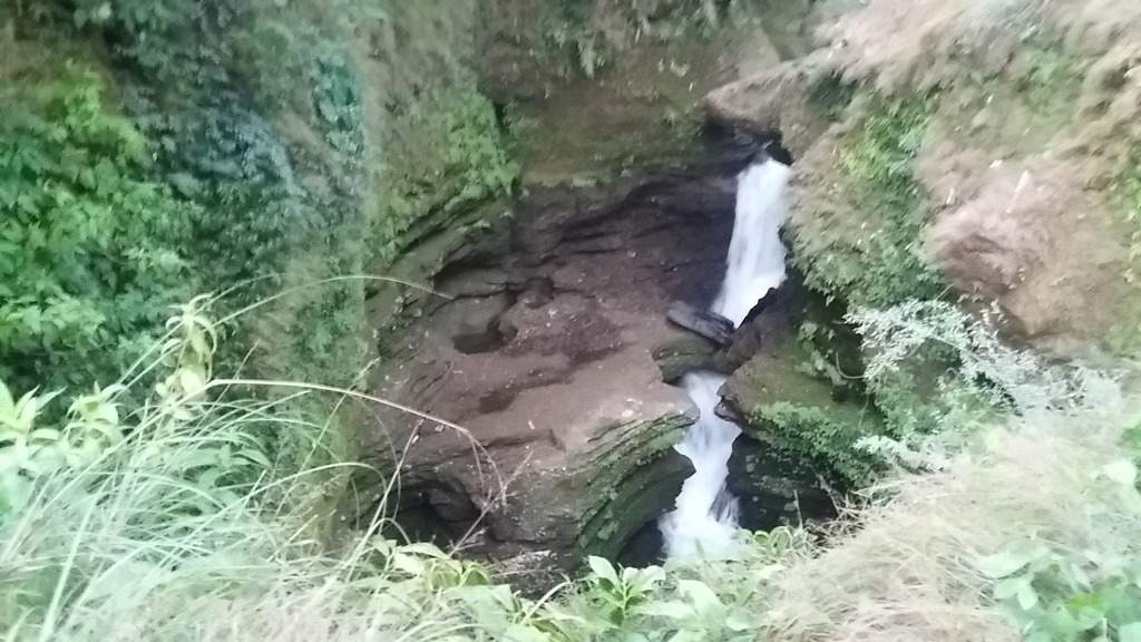 데이비 폭포.jpg