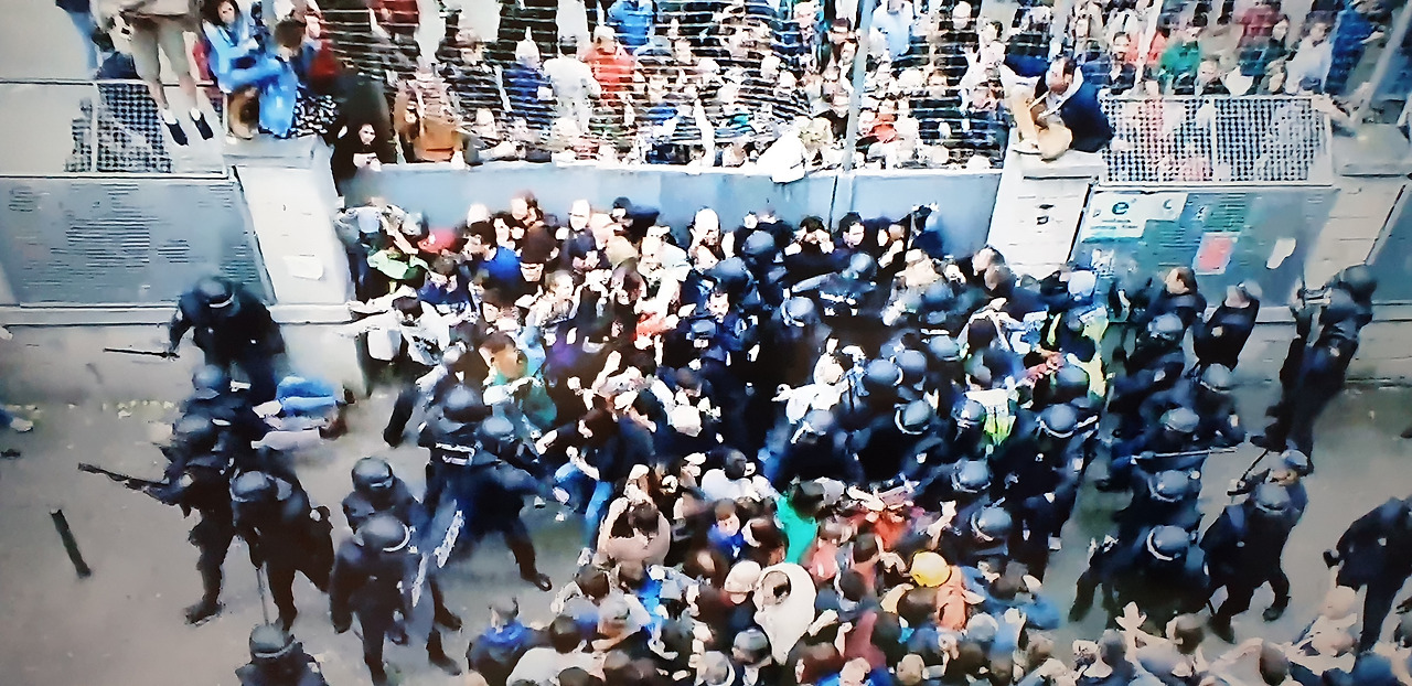 스페인 경찰.jpg