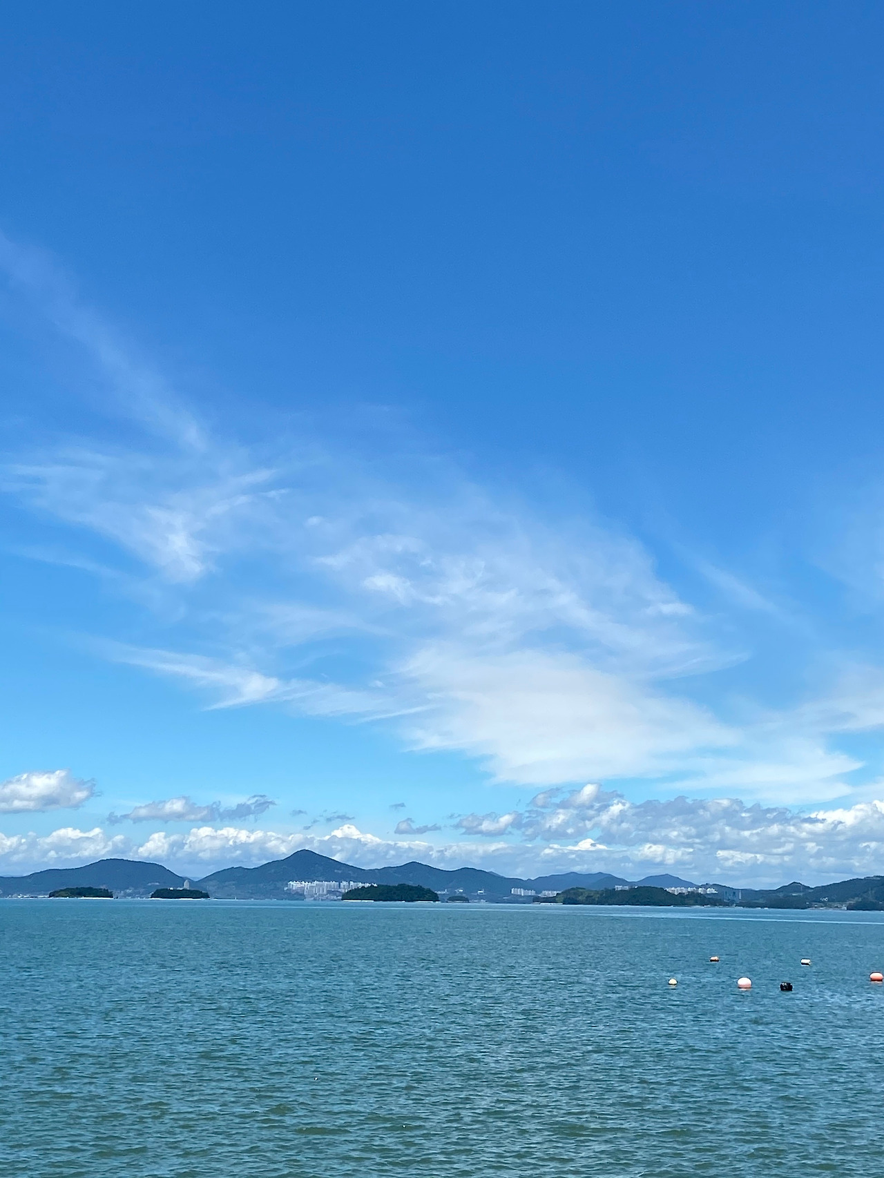 바다 돌산.jpg