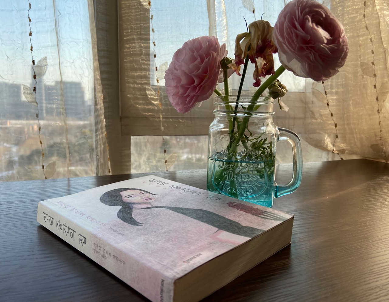 언덕 중간의 집.jpg