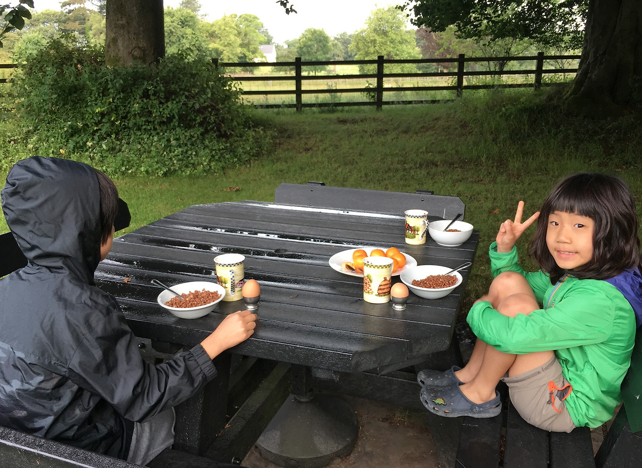 소박한 식탁.jpg