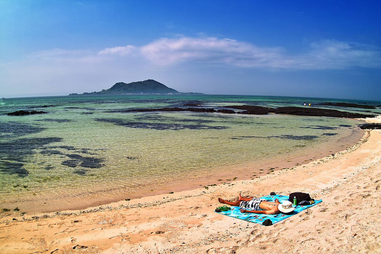 비양도가 보이는 협재해변 1.jpg