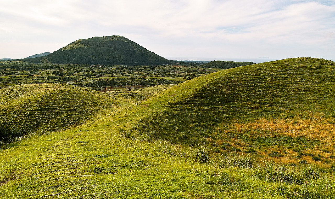 용눈이오름과 다랑쉬오름2.jpg