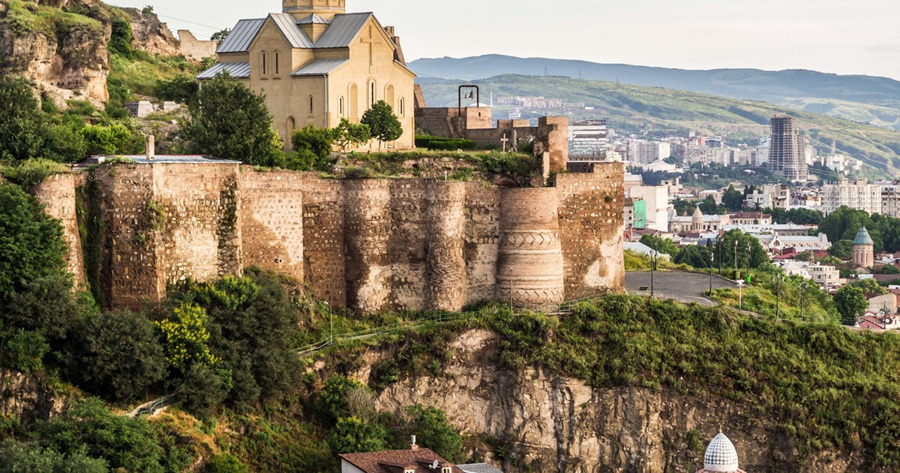 2. 나리칼라 요새.jpg