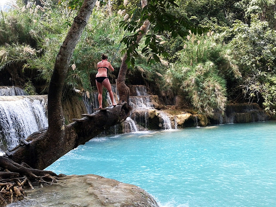 쾅시폭포 점프대1.jpg