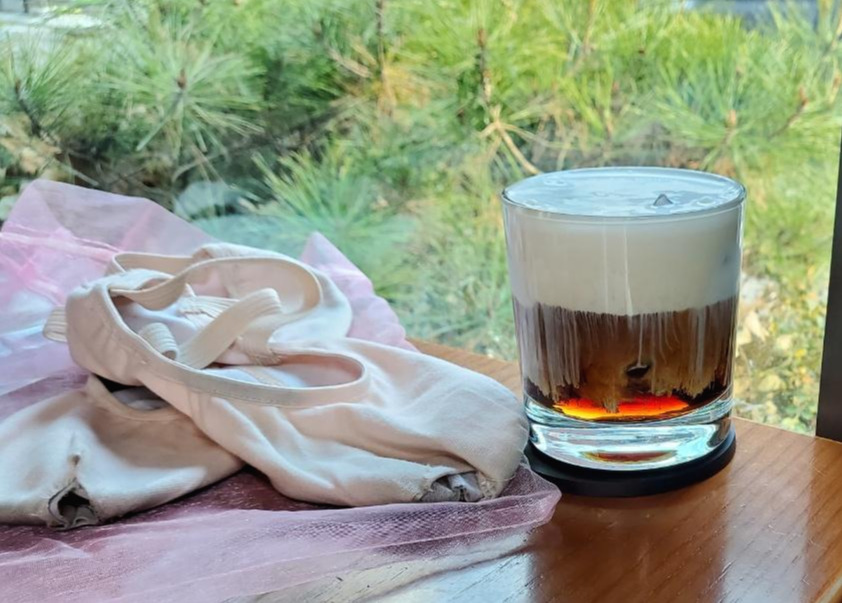 드디어 구멍난 발레슈즈.jpg