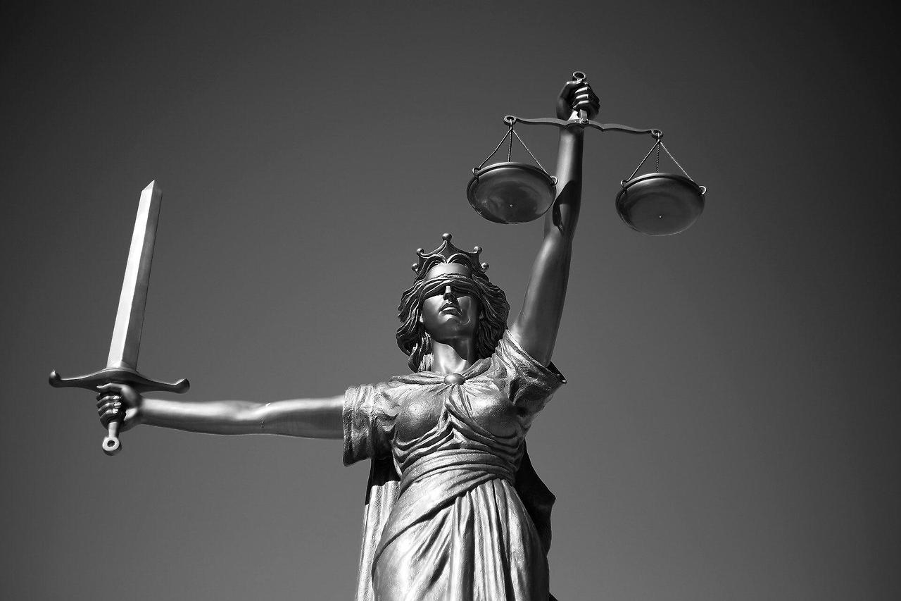 justice-g1b4fa1d09_1920-1.jpg